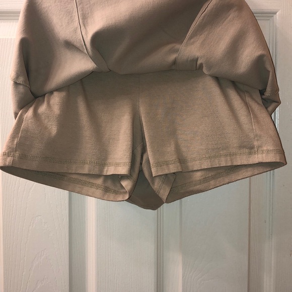 2 Girls Old Navy skirt with Built-in shorts - Picture 5 of 8